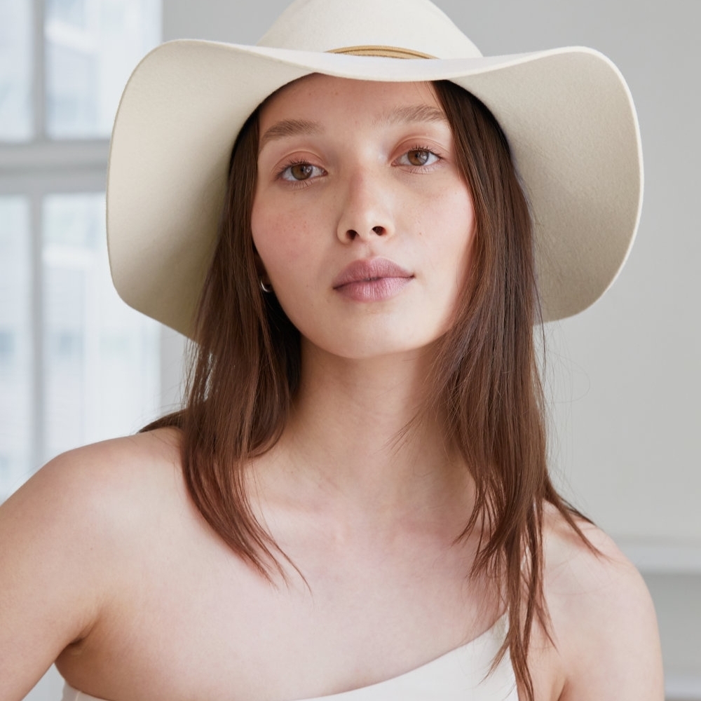 Aritzia Cream Floppy Hat